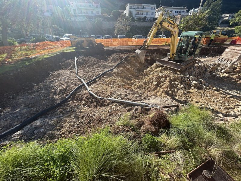 escavatore-in-cantiere